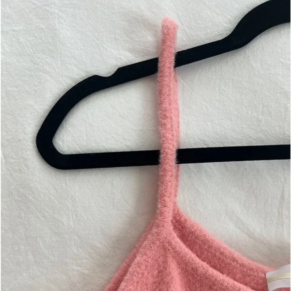 Pink Guess Crop Cami - women’s M NWT - Picture 4 of 4